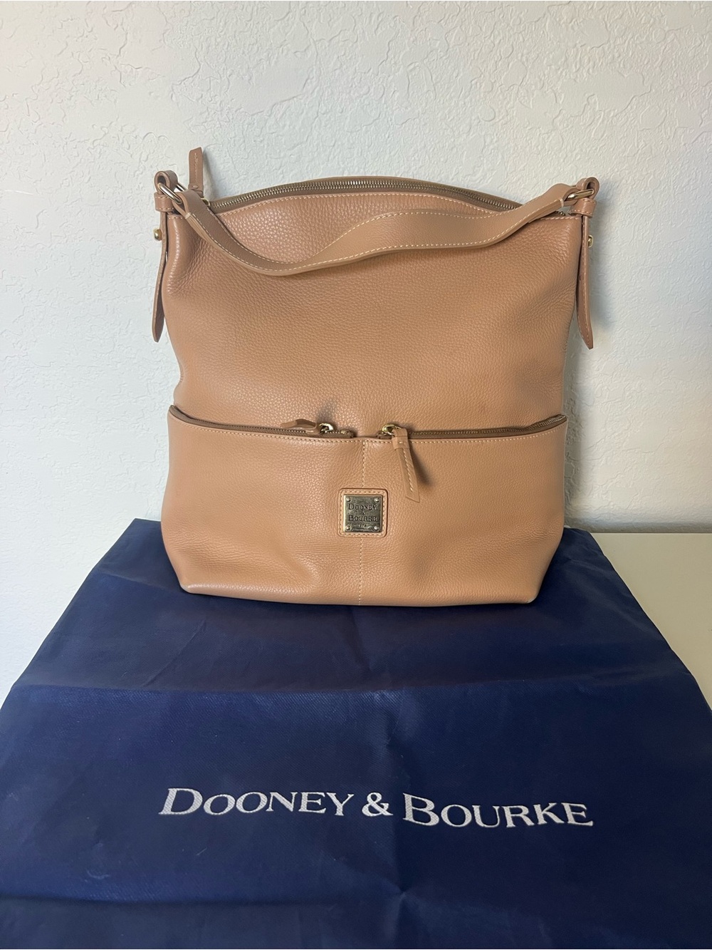 Dooney & Bourke Large Pebbled Leather Hobo Bag Tan Taupe Shoulder Purse Zip